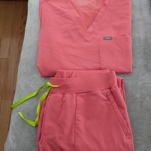 FIGS Hot Coral Scrub Set